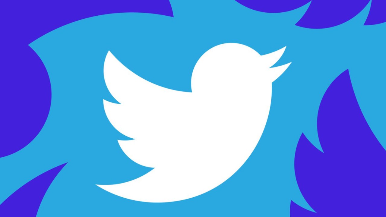 Twitter explained why nude pictures became public