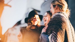 How to get people like you? Useful psychological tricks