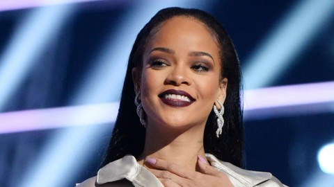 Rihanna broke record! 10 songs with one billion streams