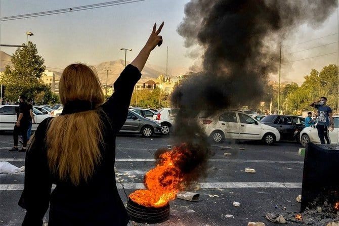 Iran protests surge as the intense pressure continues - Photo: 4