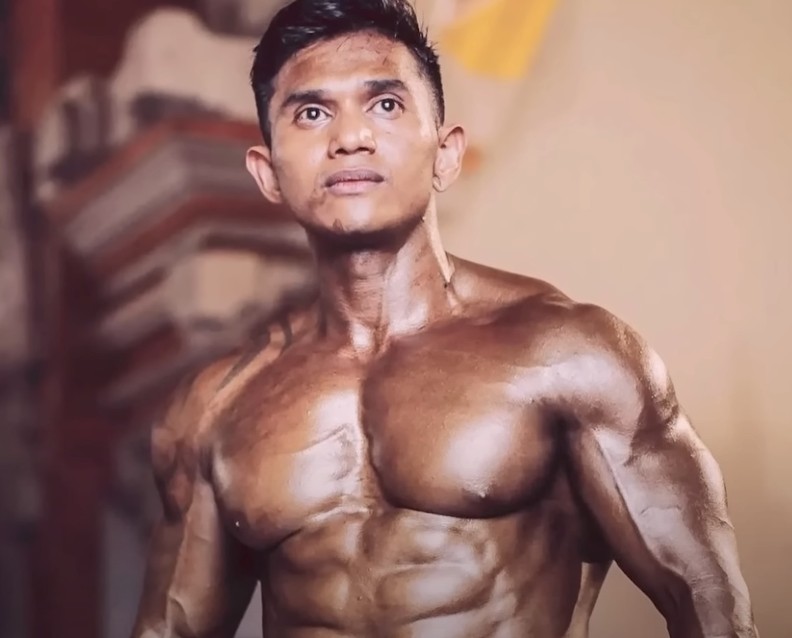 Bodybuilder tragically dies after weight falls on neck - Photo: 4