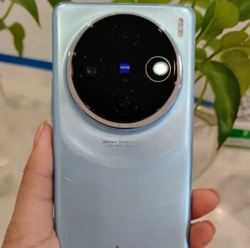 A new image of the Vivo X100 has been leaked