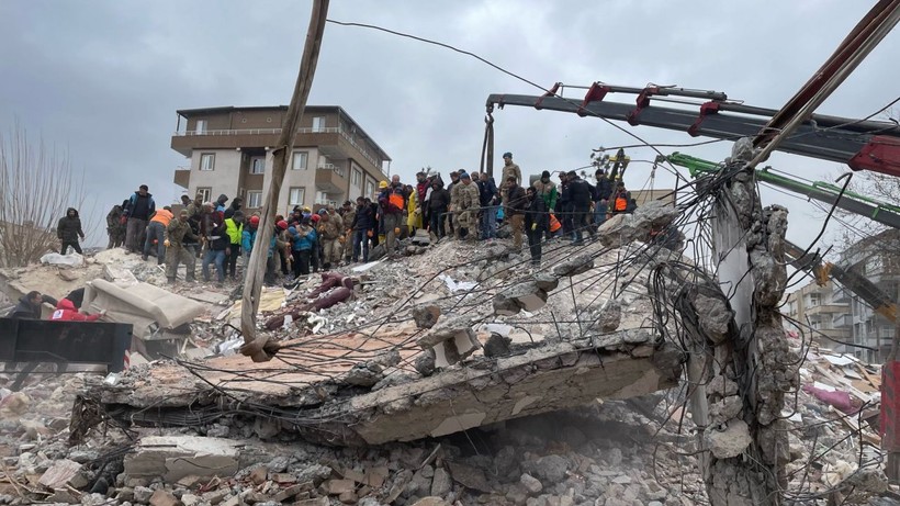 First videos from Turkey earthquake! This is how buildings collapsed! - Photo: 3