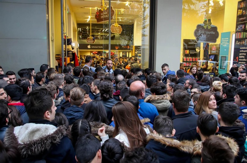 Black Friday madness! They'll even sell an iPhone 14 for $1! - Photo: 4